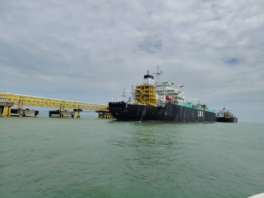 MISC FSU Tenaga LNG vessel alongside the jetty — MHA AUTOMATION marine E&I project